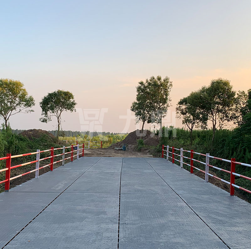 上承式(shi)6米(mi)寬鋼(gang)便(bian)橋(qiao)