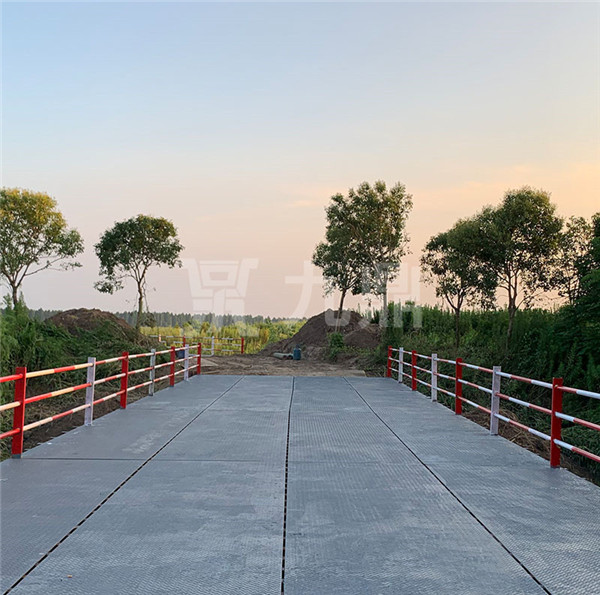 上承(cheng)式(shi)6米寬(kuan)鋼(gang)便橋(qiao)